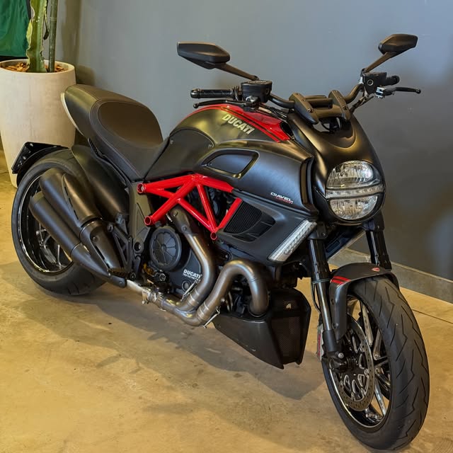 DUCATI DIAVEL CARBON ABS - Imagem 3