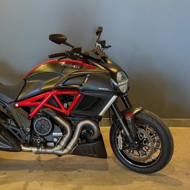 DUCATI DIAVEL CARBON ABS - Imagem 4