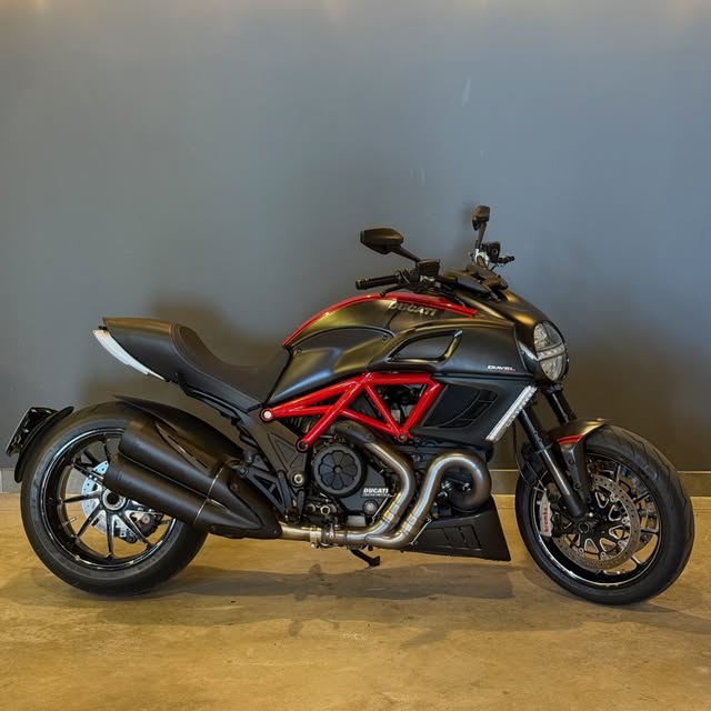 DUCATI DIAVEL CARBON ABS - Imagem 6