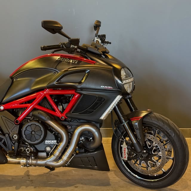 DUCATI DIAVEL CARBON ABS - Imagem 7