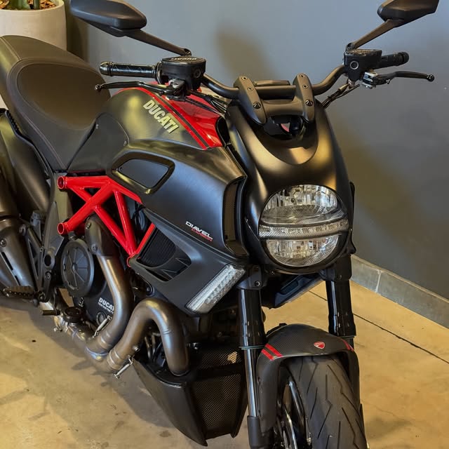 DUCATI DIAVEL CARBON ABS - Imagem 10