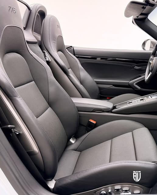 PORSCHE 718 BOXSTER T - Imagem 13