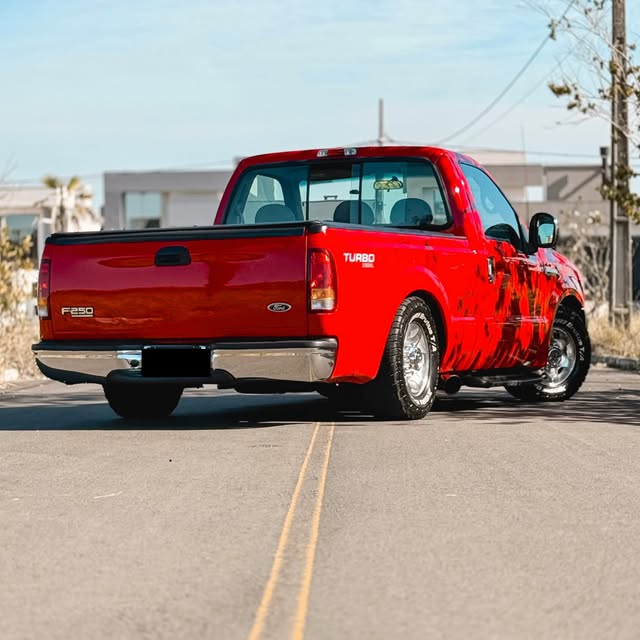 FORD F-250 XLT-L - Imagem 9