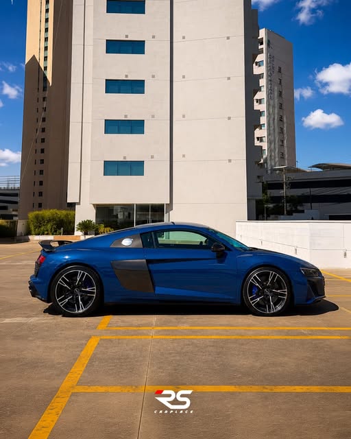 AUDI R8 V10 PERFORMANCE - Imagem 2