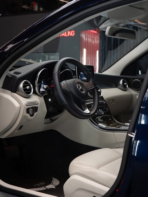 MERCEDES-BENZ C180 EXCLUSIVE - Imagem 1