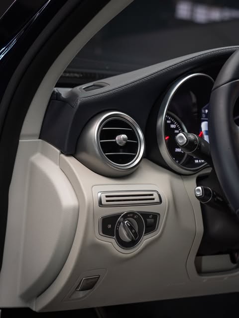 MERCEDES-BENZ C180 EXCLUSIVE - Imagem 3