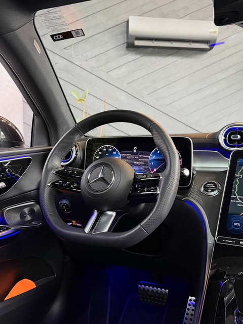 MERCEDES-BENZ GLC 300 2.0 MHEV AMG LINE COUPÉ - Imagem 5