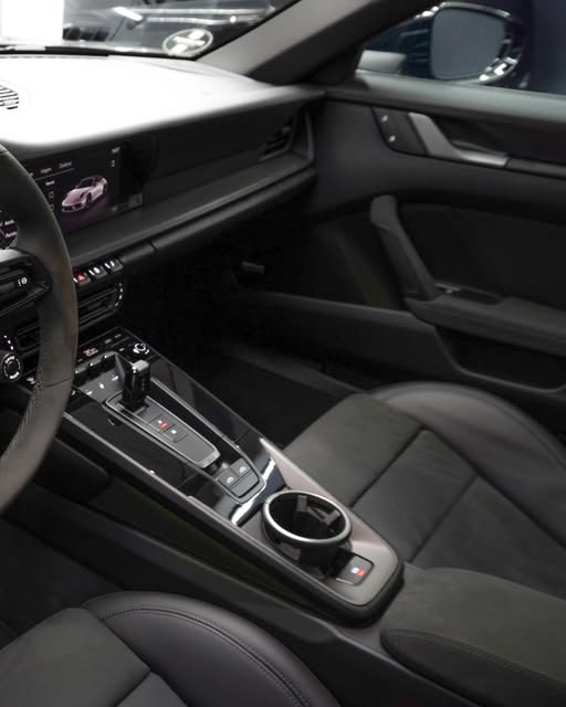 PORSCHE 911 GTS - Imagem 5