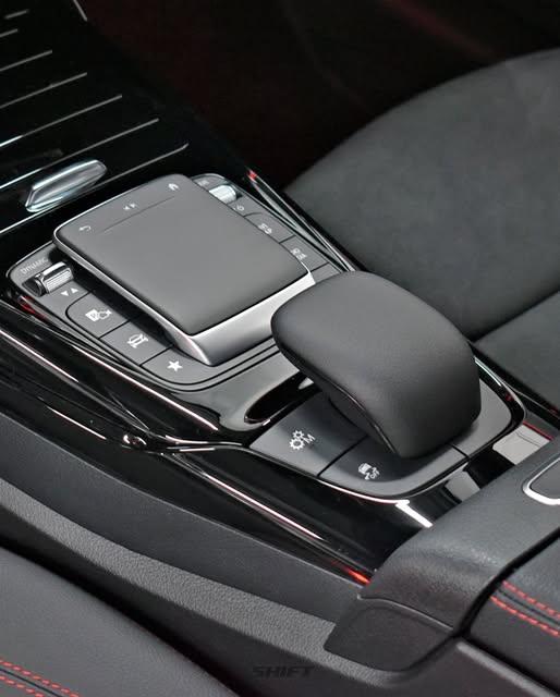 MERCEDES-BENZ CLA-35 AMG - Imagem 9