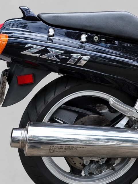 KAWASAKI NINJA ZX11 - Imagem 4