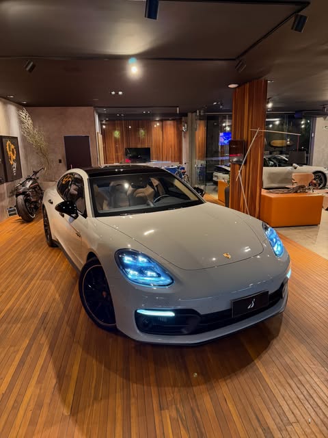 PORSCHE PANAMERA PLATINIUM EDITION 4 E-HYBRID - Imagem 2
