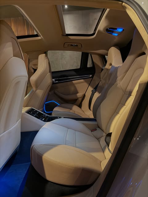PORSCHE PANAMERA PLATINIUM EDITION 4 E-HYBRID - Imagem 13