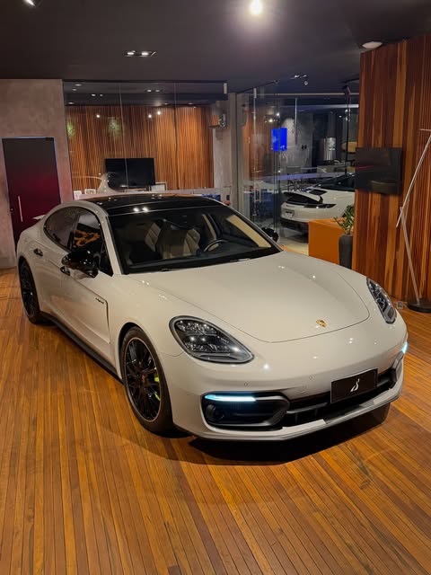 PORSCHE PANAMERA PLATINIUM EDITION 4 E-HYBRID - Imagem 16