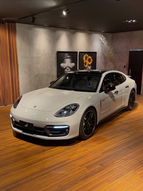 PORSCHE PANAMERA PLATINIUM EDITION 4 E-HYBRID - Imagem 17