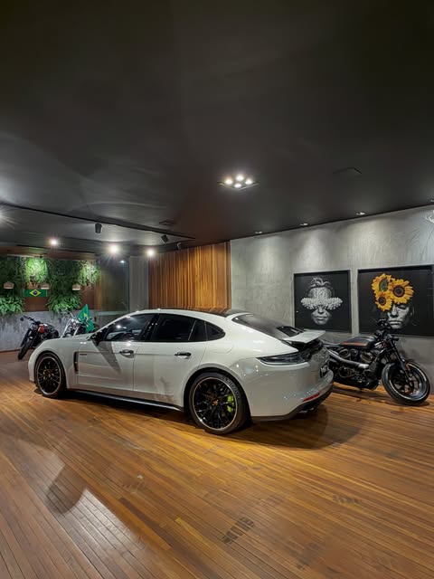 PORSCHE PANAMERA PLATINIUM EDITION 4 E-HYBRID - Imagem 18
