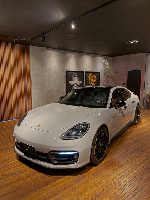 PORSCHE PANAMERA PLATINIUM EDITION 4 E-HYBRID - Imagem 3