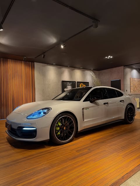 PORSCHE PANAMERA PLATINIUM EDITION 4 E-HYBRID - Imagem 6