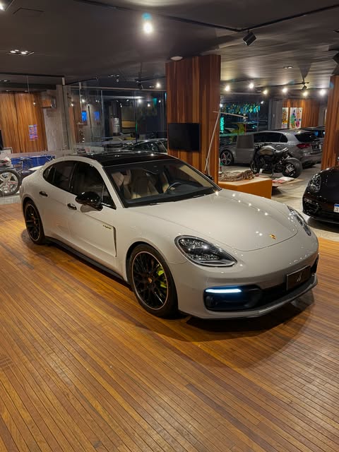 PORSCHE PANAMERA PLATINIUM EDITION 4 E-HYBRID - Imagem 7