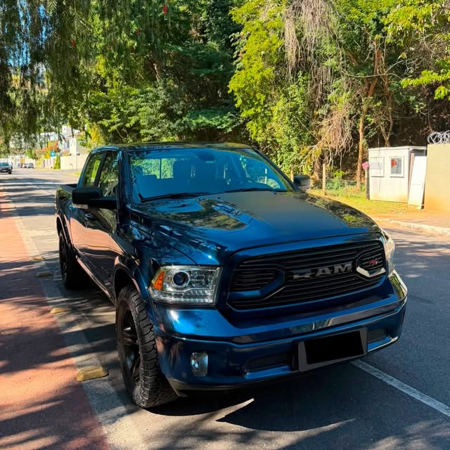 RAM CLASSIC LARAMIE - Imagem 2