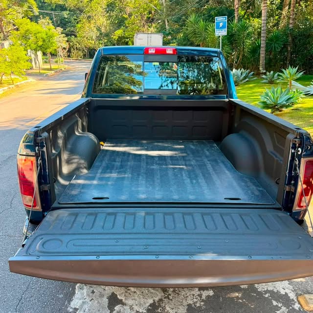 RAM CLASSIC LARAMIE - Imagem 11