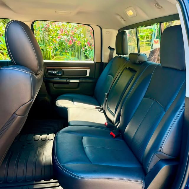RAM CLASSIC LARAMIE - Imagem 9