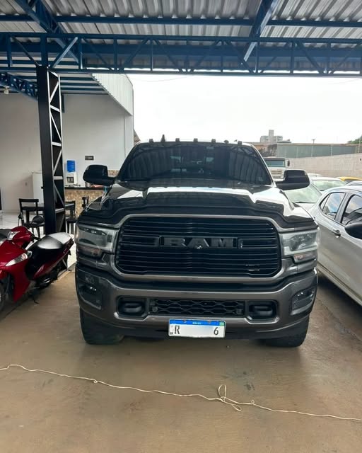 RAM 2500 LARAMIE NIGHT EDITION - Imagem 2