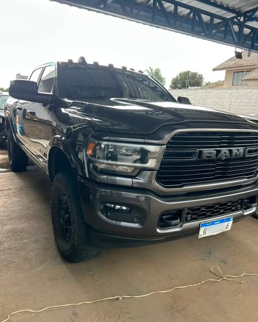 RAM 2500 LARAMIE NIGHT EDITION - Imagem 3