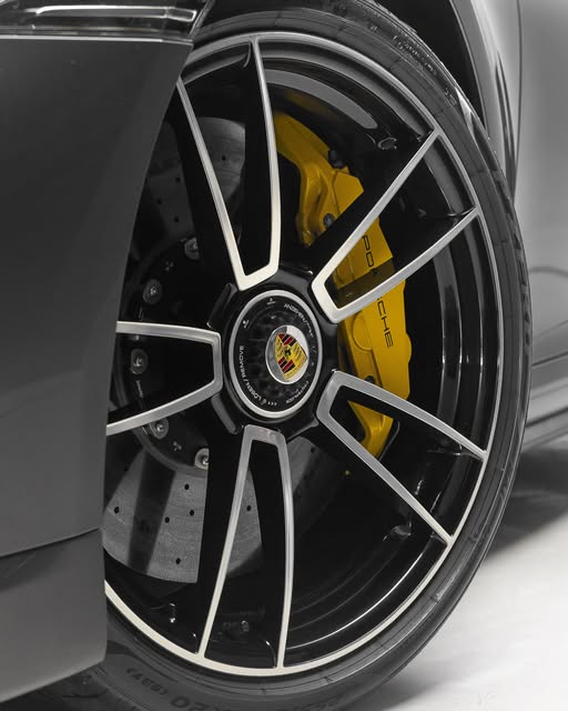 PORSCHE 911 TURBO S - Imagem 5