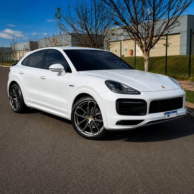 PORSCHE CAYENNE PLATINUM EDITION - Imagem 1