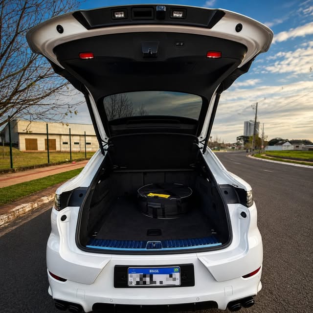 PORSCHE CAYENNE PLATINUM EDITION - Imagem 2