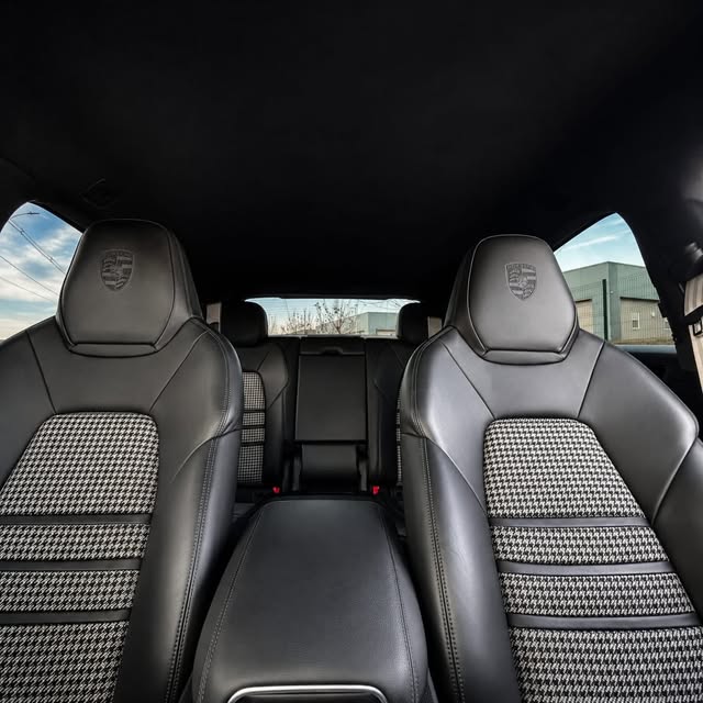 PORSCHE CAYENNE PLATINUM EDITION - Imagem 14
