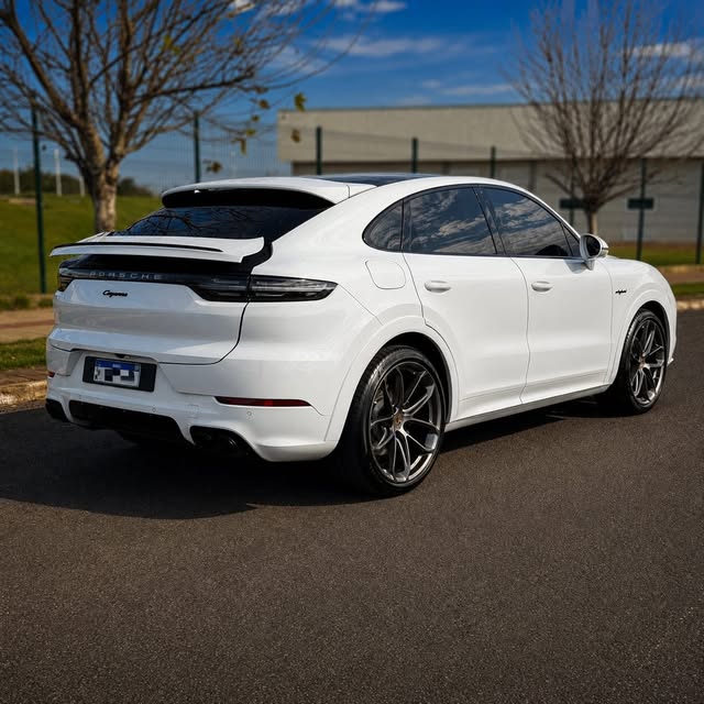PORSCHE CAYENNE PLATINUM EDITION - Imagem 3