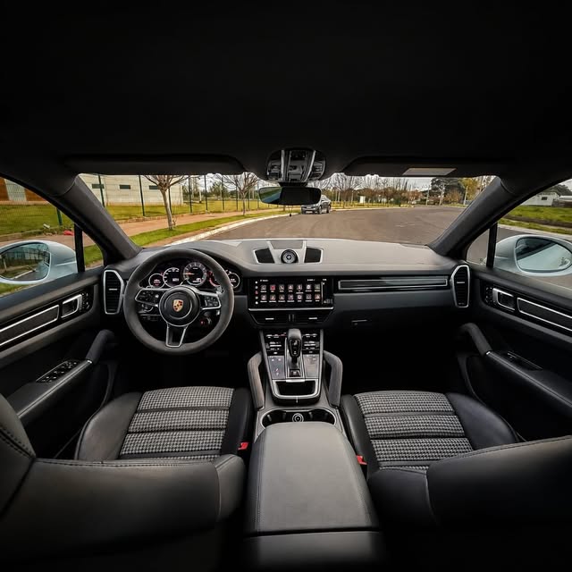 PORSCHE CAYENNE PLATINUM EDITION - Imagem 7