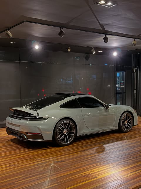 PORSCHE 911 CARRERA - Imagem 1