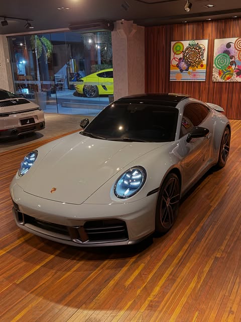 PORSCHE 911 CARRERA - Imagem 5