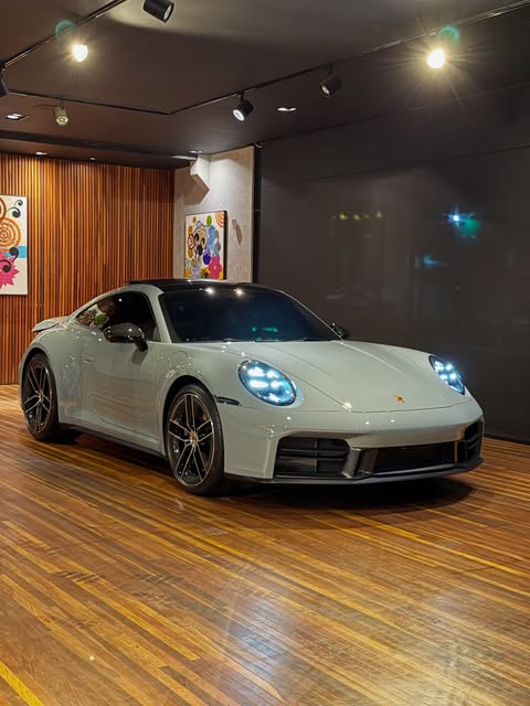 PORSCHE 911 CARRERA - Imagem 6