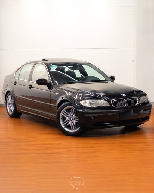 BMW 330I - Imagem 1