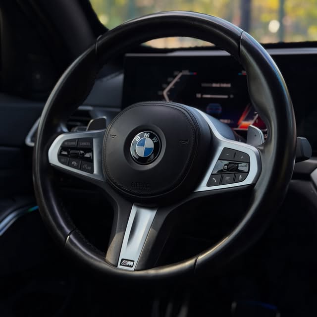 BMW 320I M-SPORT - Imagem 10