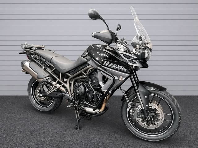TRIUMPH 800 XRX - Imagem 1