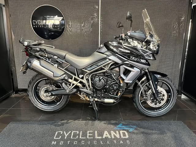 TRIUMPH 800 XRX - Imagem 3