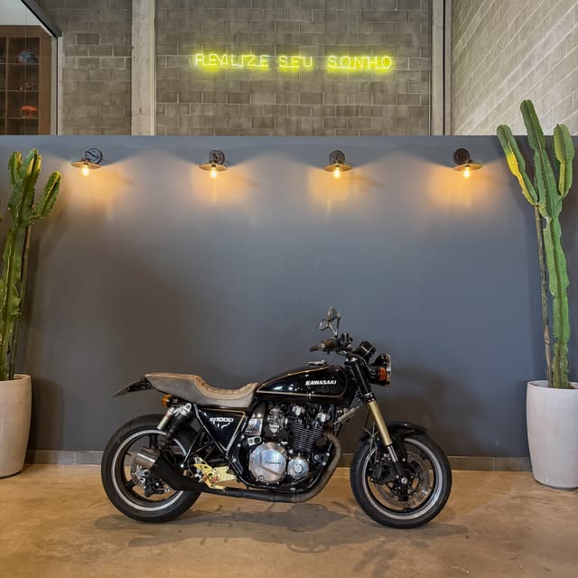 KAWASAKI KZ 1000 - Imagem 1