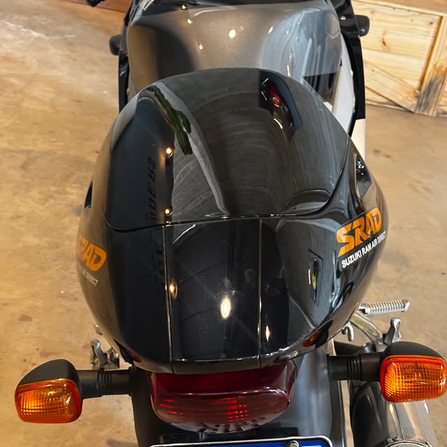 SUZUKI GSX-R 750 - Imagem 9
