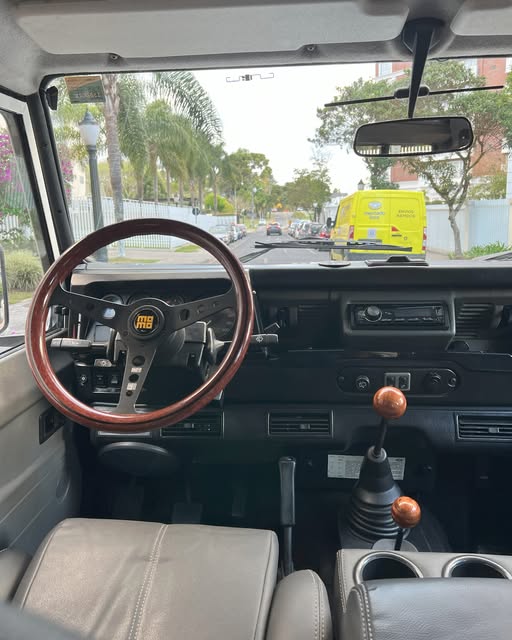 LAND ROVER DEFENDER - Imagem 8