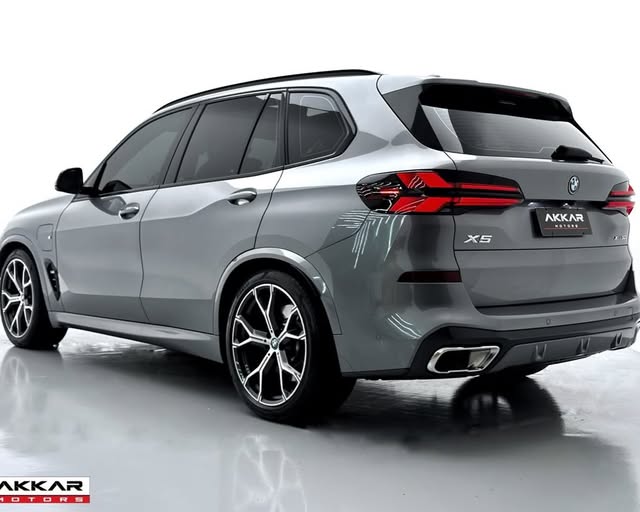 BMW X5 XDRIVE50E M SPORT - Imagem 8