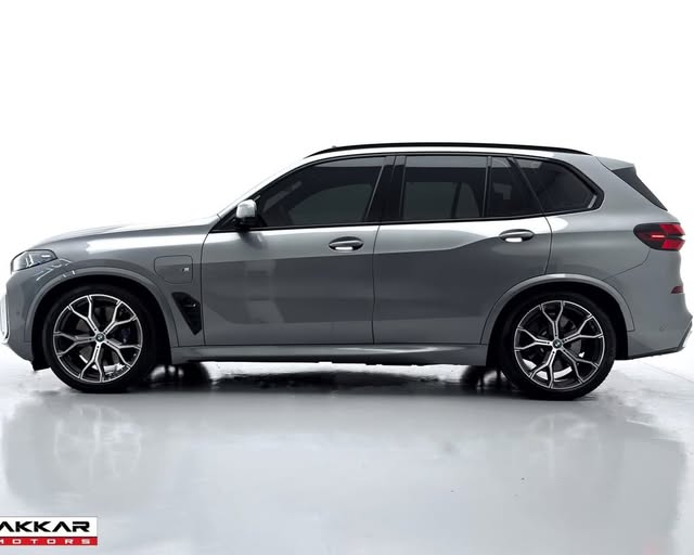 BMW X5 XDRIVE50E M SPORT - Imagem 9
