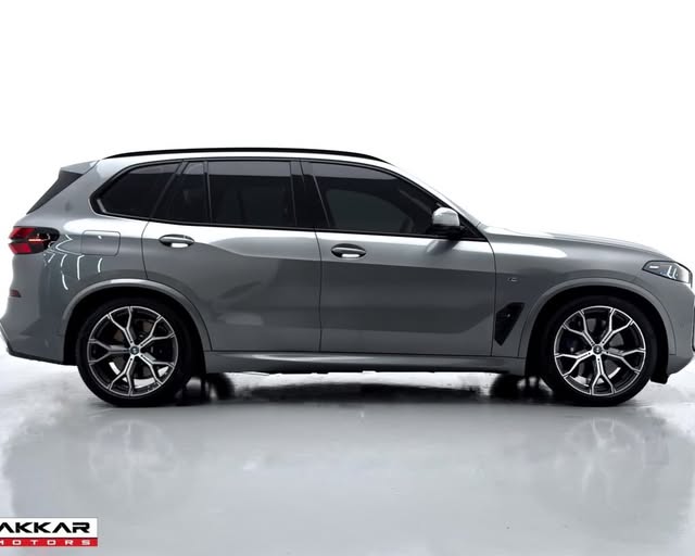 BMW X5 XDRIVE50E M SPORT - Imagem 10
