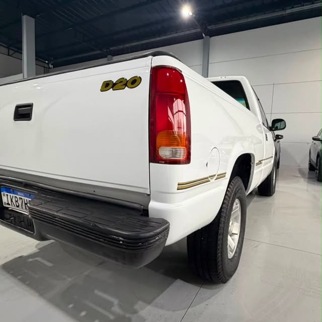 CHEVROLET SILVERADO - Imagem 12