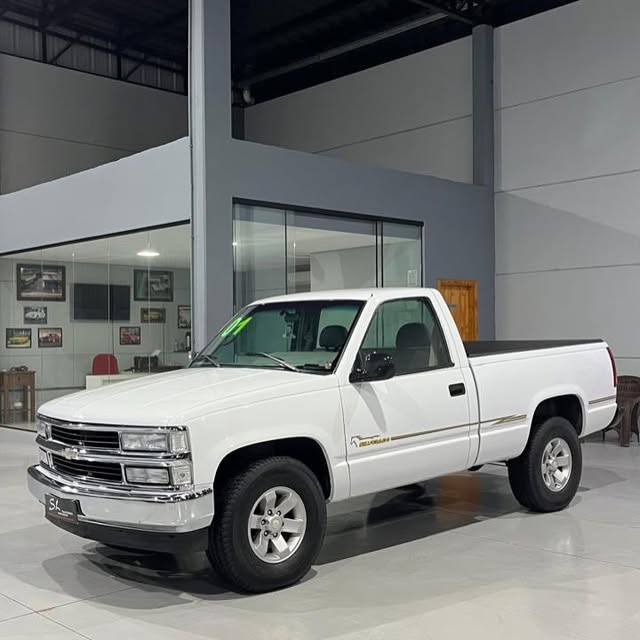 CHEVROLET SILVERADO - Imagem 4