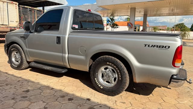 FORD F-250 XLT-L - Imagem 3