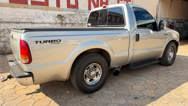 FORD F-250 XLT-L - Imagem 5